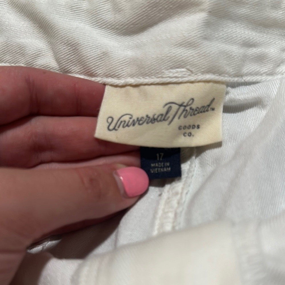 Universal Thread shorts - Picture 2 of 3